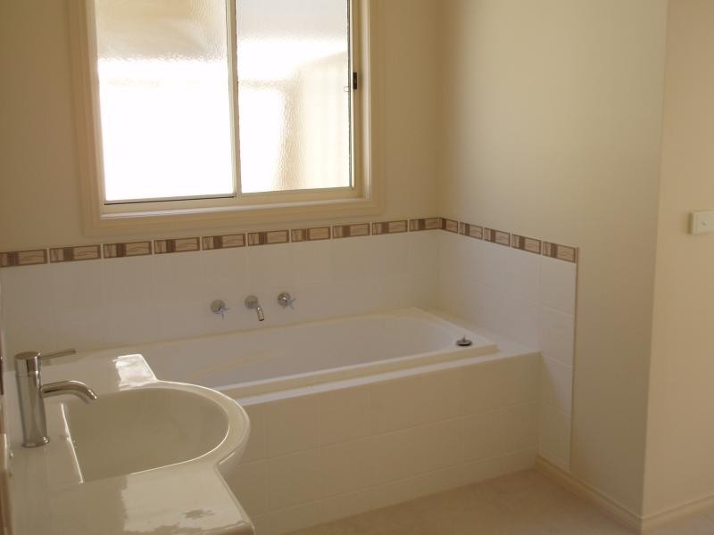 2/4B Warden Street, Moama NSW 2731