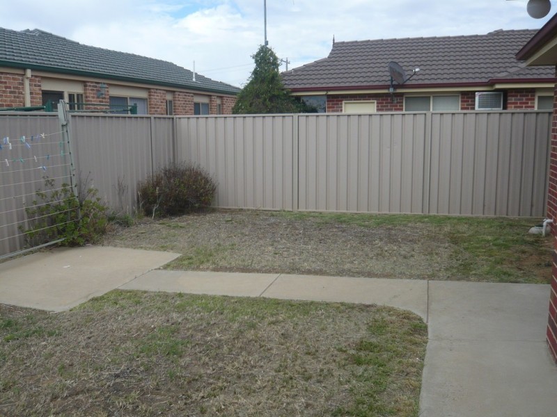2/2 Genevieve Ave, Echuca VIC 3564