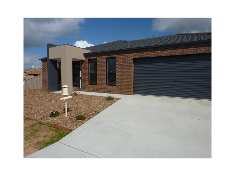 2/26 Genevieve Ave, Echuca VIC 3564