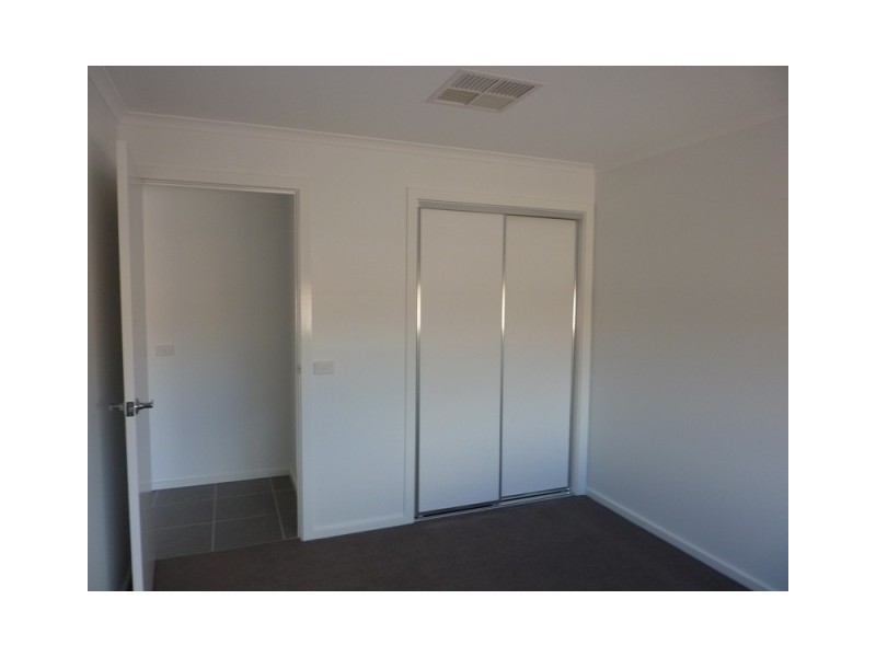 2/26 Genevieve Ave, Echuca VIC 3564