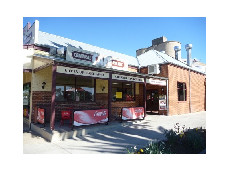 46 Moore Street, Rochester VIC 3561