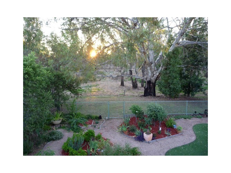 12 Hicks Cres, Echuca VIC 3564