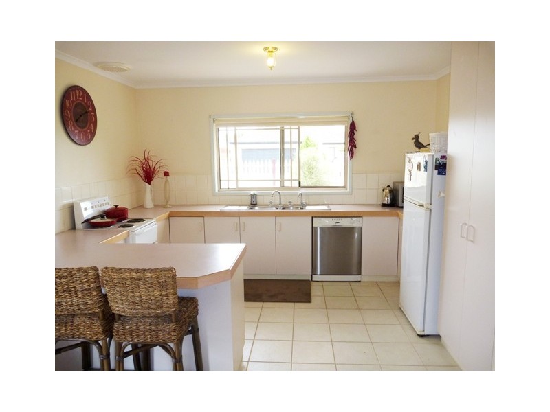 16 Genevieve Avenue, Echuca VIC 3564