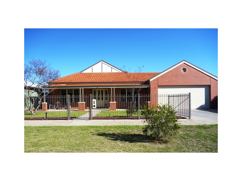 77 Sutton Street, Echuca VIC 3564