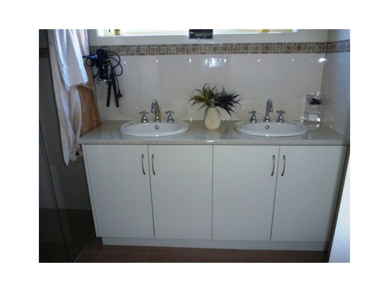 77 Sutton Street, Echuca VIC 3564