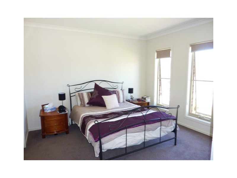 16 Whitby Close, Echuca VIC 3564