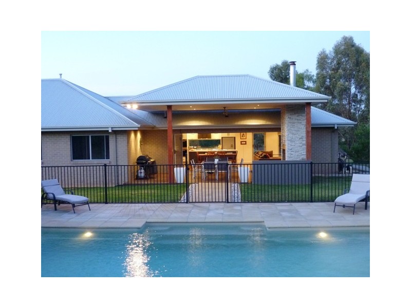 11 Hollara Drive, Moama NSW 2731