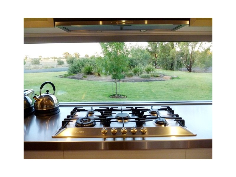 11 Hollara Drive, Moama NSW 2731