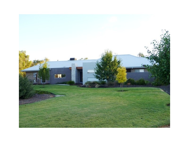 11 Hollara Drive, Moama NSW 2731