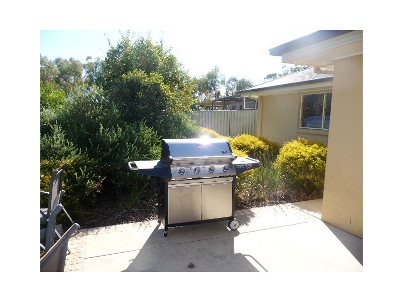 35 Woodlands Circuit, Echuca VIC 3564