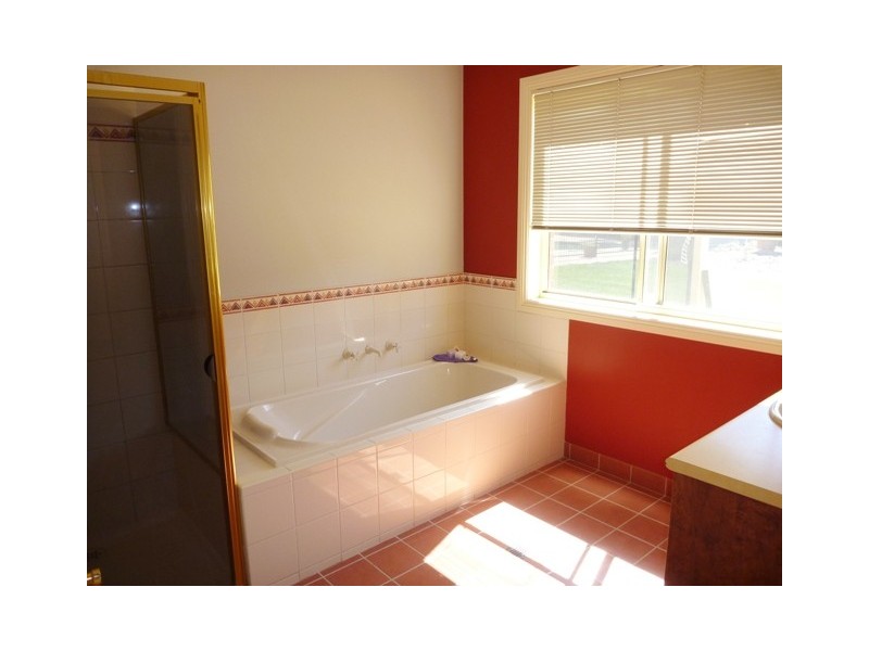 24 Hollara Drive, Moama NSW 2731