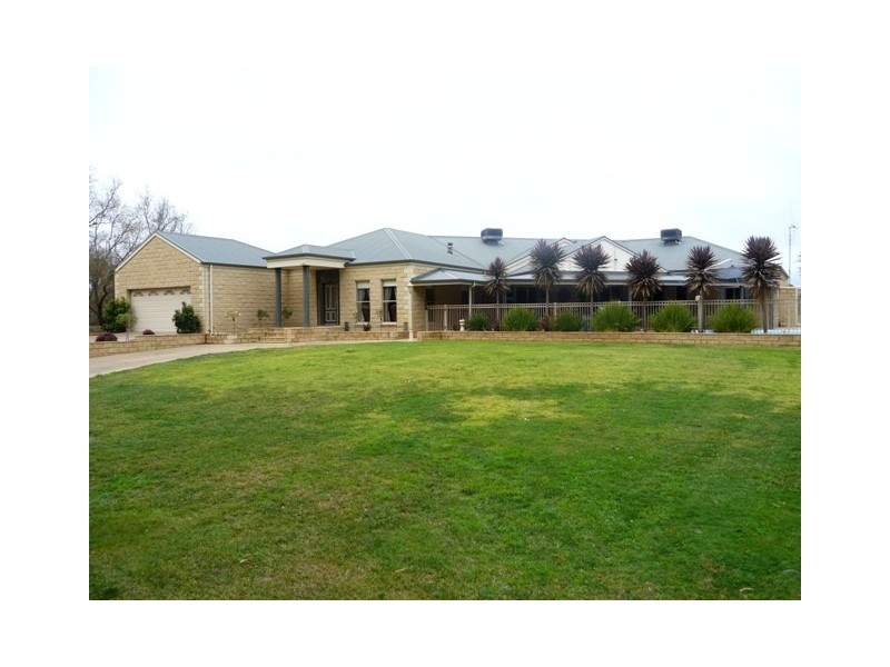 121 Latham Road, Echuca VIC 3564