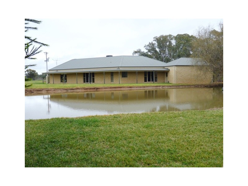 121 Latham Road, Echuca VIC 3564