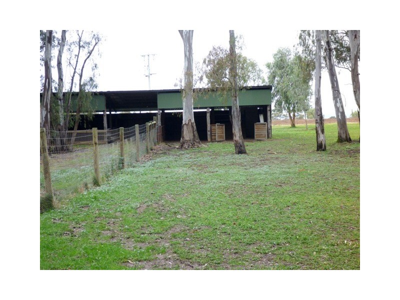 121 Latham Road, Echuca VIC 3564