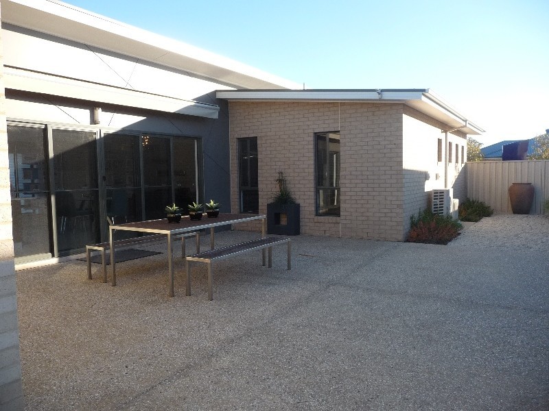 4 Whitby Close, Echuca VIC 3564