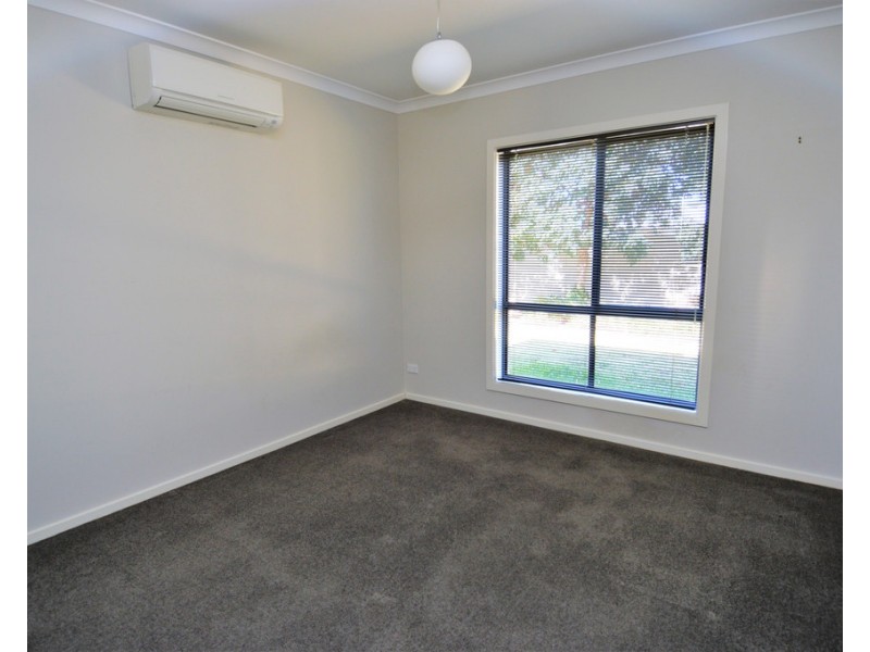4 Whitby Close, Echuca VIC 3564