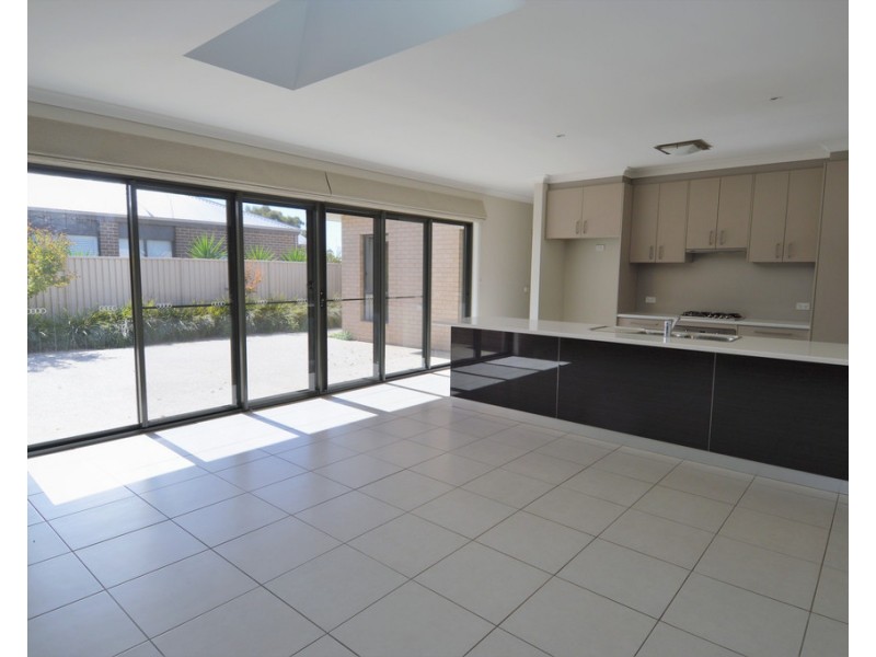 4 Whitby Close, Echuca VIC 3564