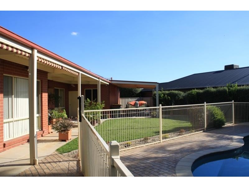 8 Dundee Court, Moama NSW 2731