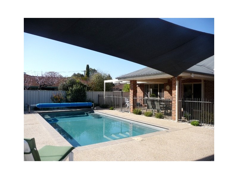 6 Willicent Tce, Echuca VIC 3564