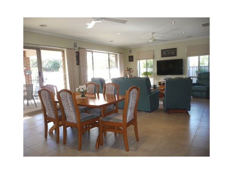 6 Willicent Tce, Echuca VIC 3564
