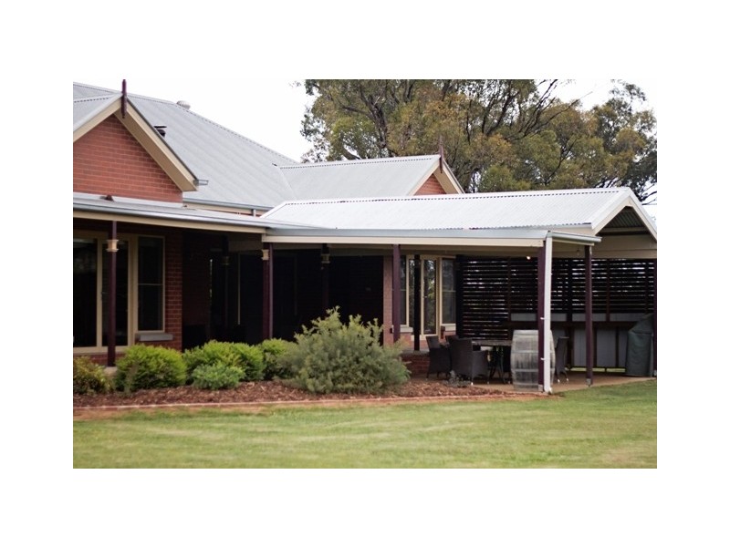 18 Hollara Drive, Moama NSW 2731