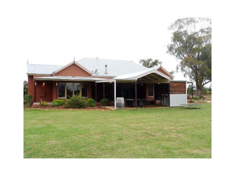 18 Hollara Drive, Moama NSW 2731