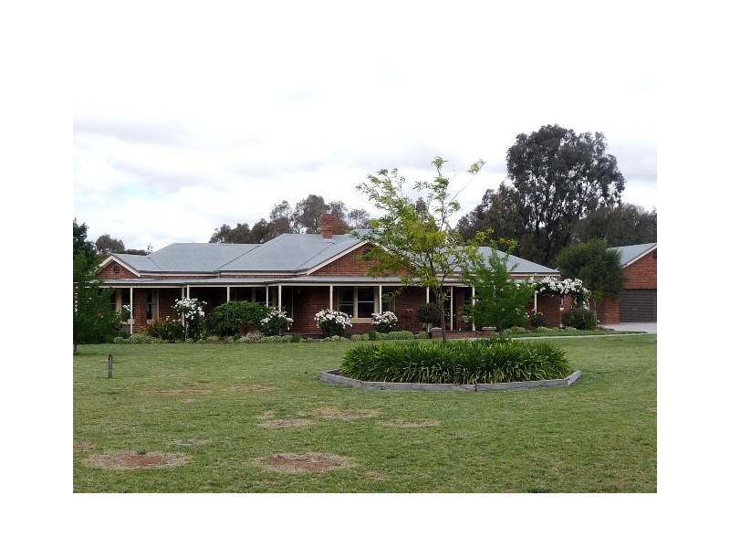 19 Tangey Lane, Echuca VIC 3564