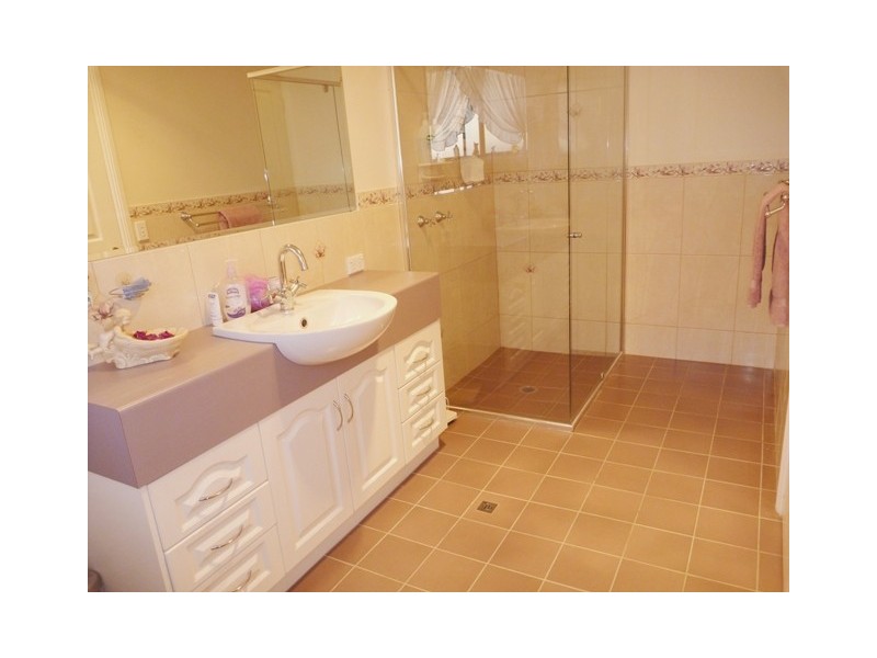 14 Kingfisher Dve East, Moama NSW 2731