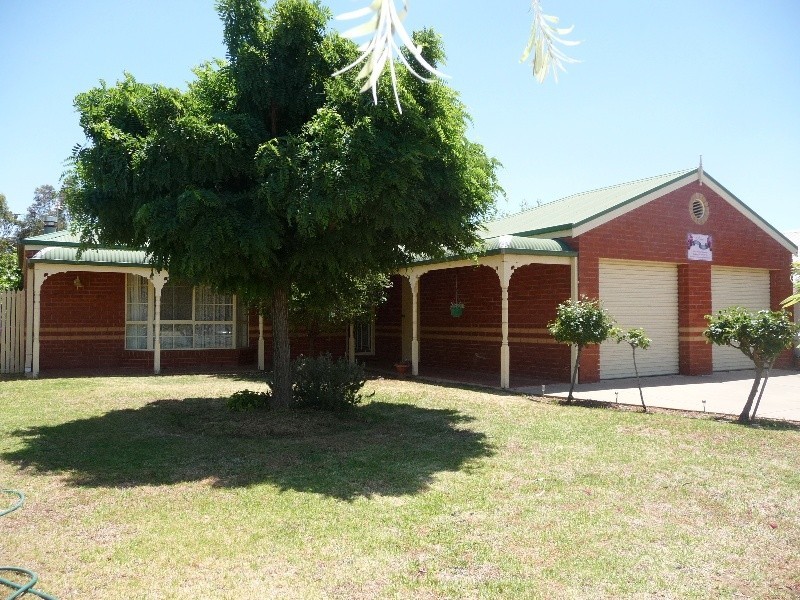 38 Lawson Drive, Moama NSW 2731