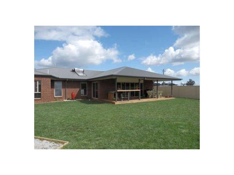 16 Whitby Close, Echuca VIC 3564