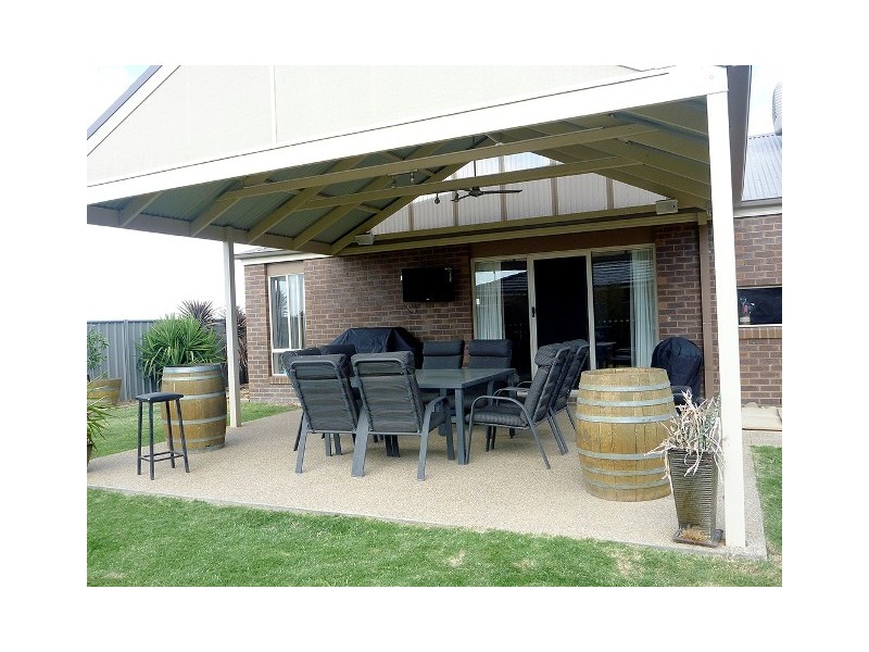 43 Declan Way, Echuca VIC 3564