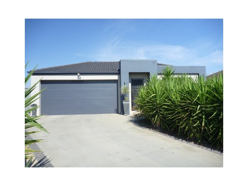 49 Declan Way, Echuca VIC 3564