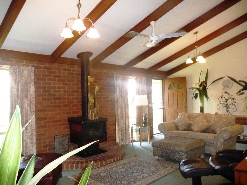 20 Adelaide Cres, Echuca VIC 3564