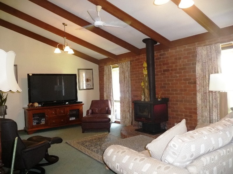 20 Adelaide Cres, Echuca VIC 3564