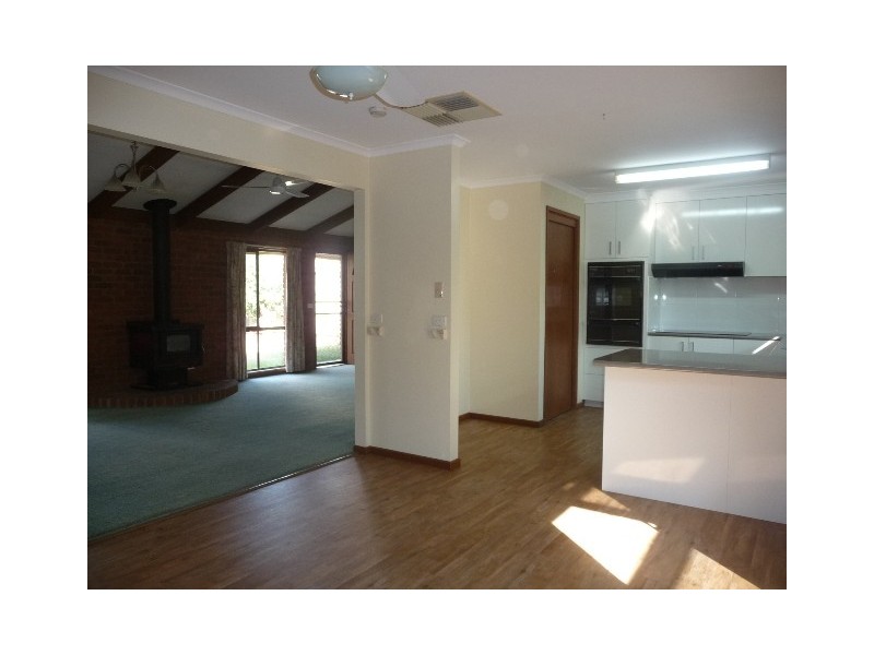 20 Adelaide Cres, Echuca VIC 3564