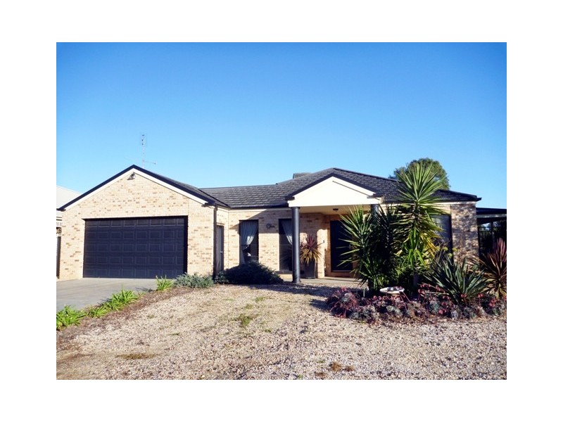 10 Kingfisher Dve West, Moama NSW 2731