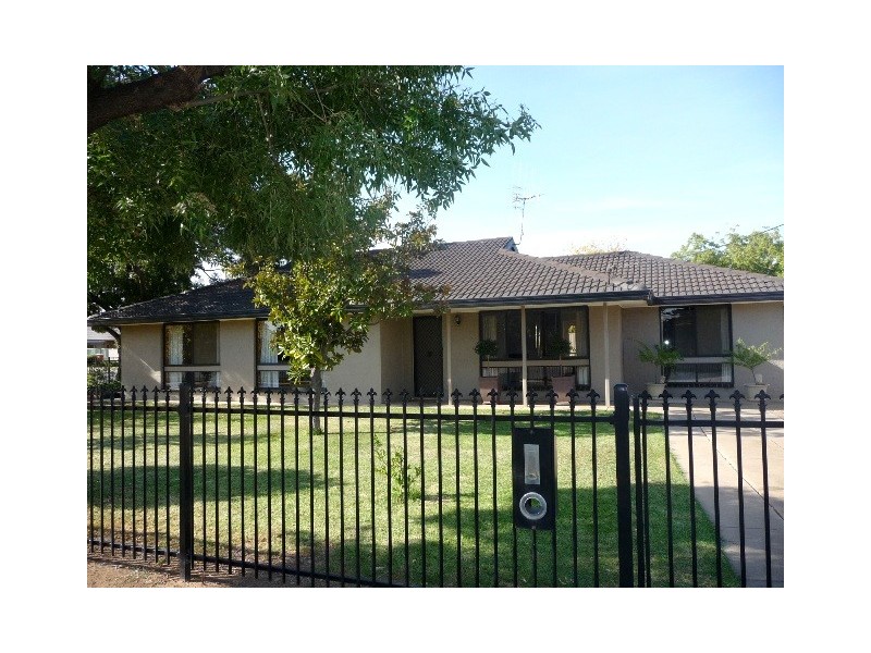 13 Francis Street, Moama NSW 2731