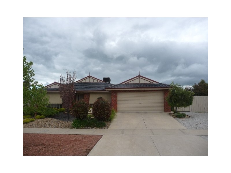 12 Riverina Parade, Echuca VIC 3564