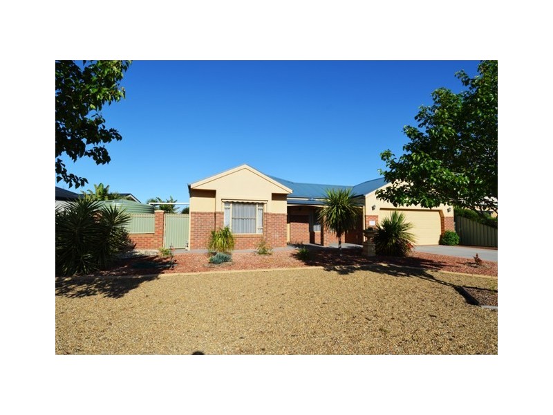 21 Woodlands Circuit, Echuca VIC 3564