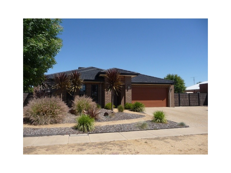 12 Kildare Ave, Moama NSW 2731