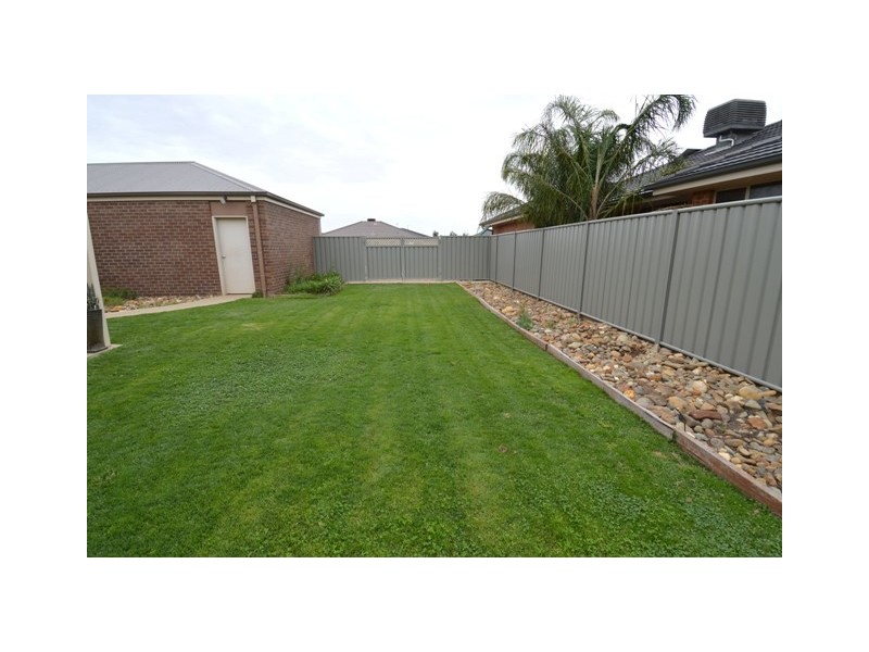 43 Declan Way, Echuca VIC 3564