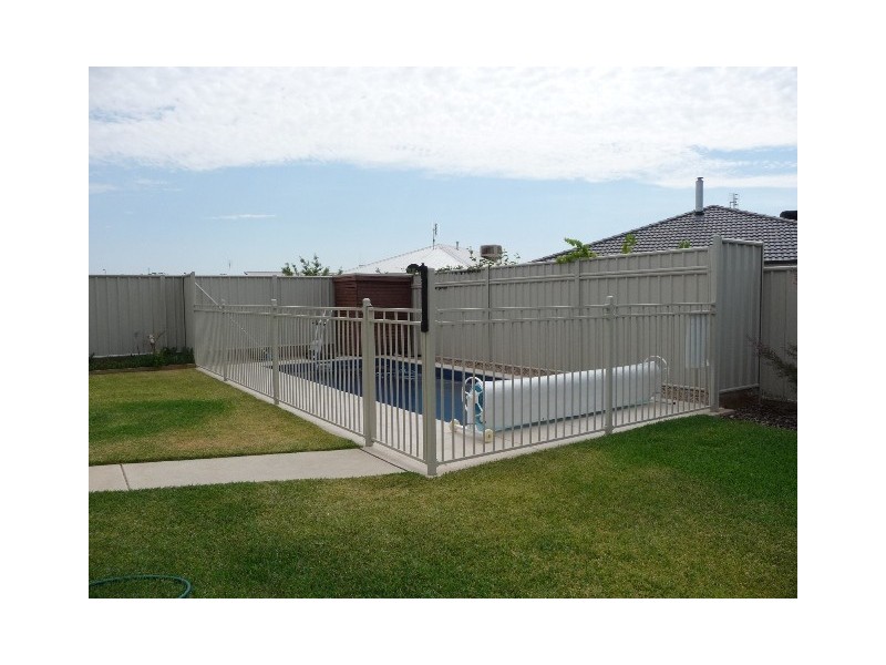 1 Arran Street, Moama NSW 2731