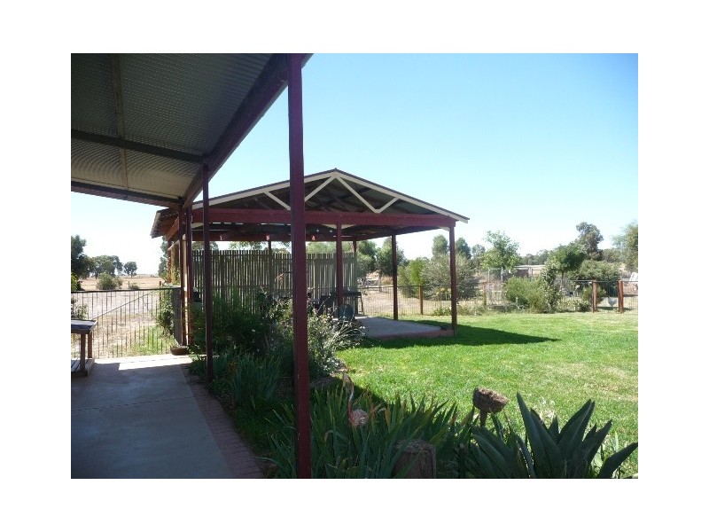 7640 Northern Hwy, Echuca VIC 3564