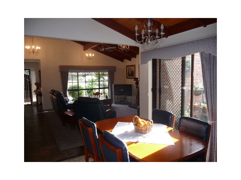 4 Canberra Crt, Moama NSW 2731