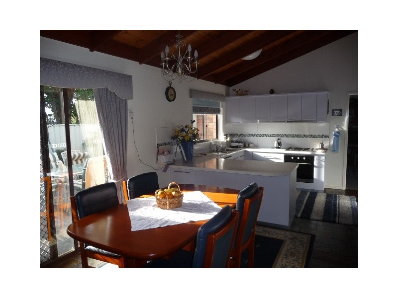 4 Canberra Crt, Moama NSW 2731