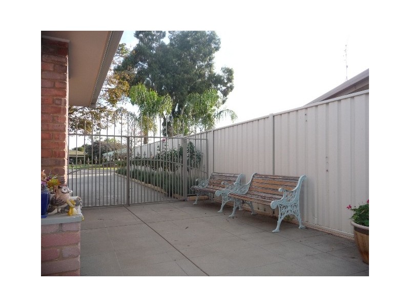 4 Canberra Crt, Moama NSW 2731