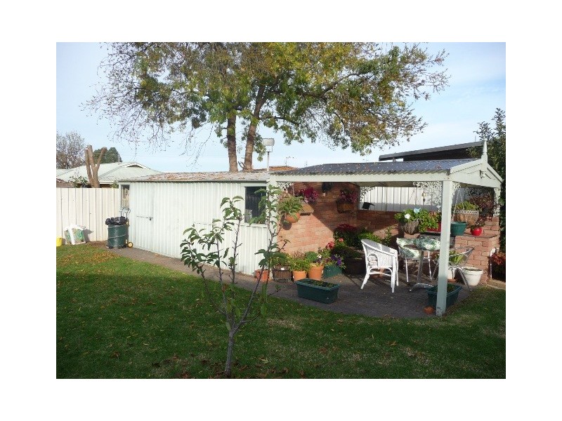 4 Canberra Crt, Moama NSW 2731