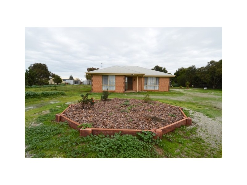 682 Simmie Road, Echuca VIC 3564