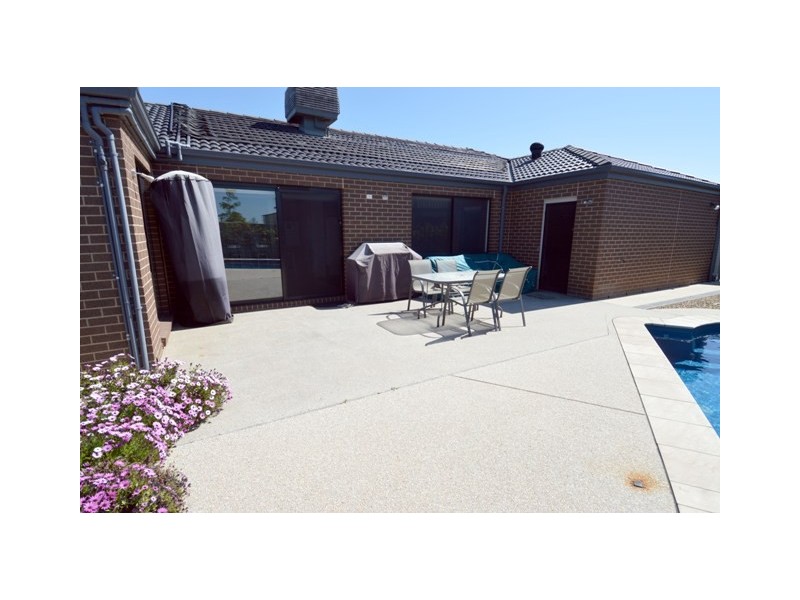 49 Declan Way, Echuca VIC 3564