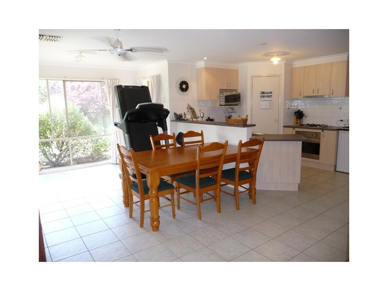 34 Woodlands Circuit, Echuca VIC 3564